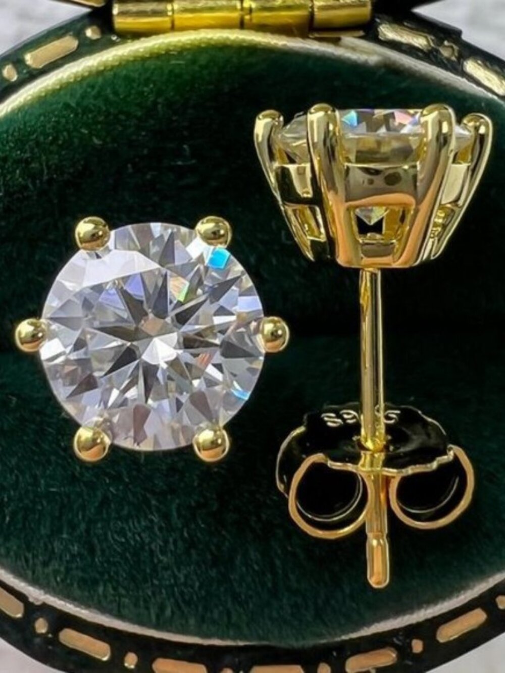 Diamond Round Stud Earrings NEW